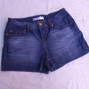 SIZE 11: NO BOUNDARIES JEAN SHORTS